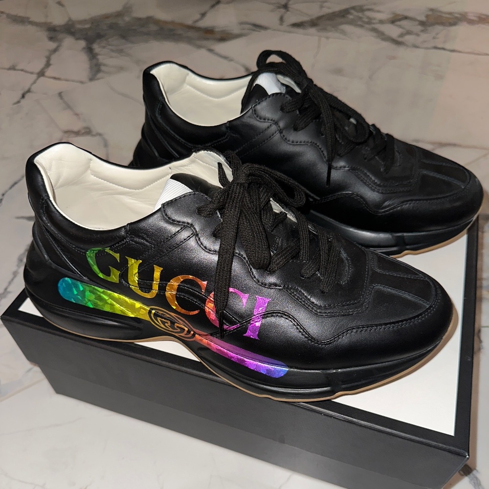 Men’s Gucci lace up sneaker